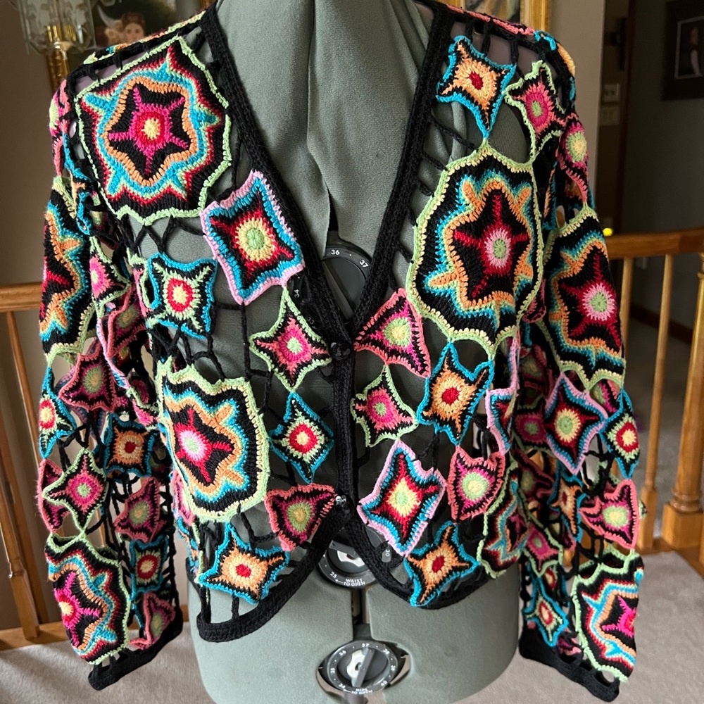 Norm Thompson M Open crochet sweater Cardigan GORGEOUS